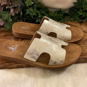 Corkys Metallic Pearl White Slide Sandals
